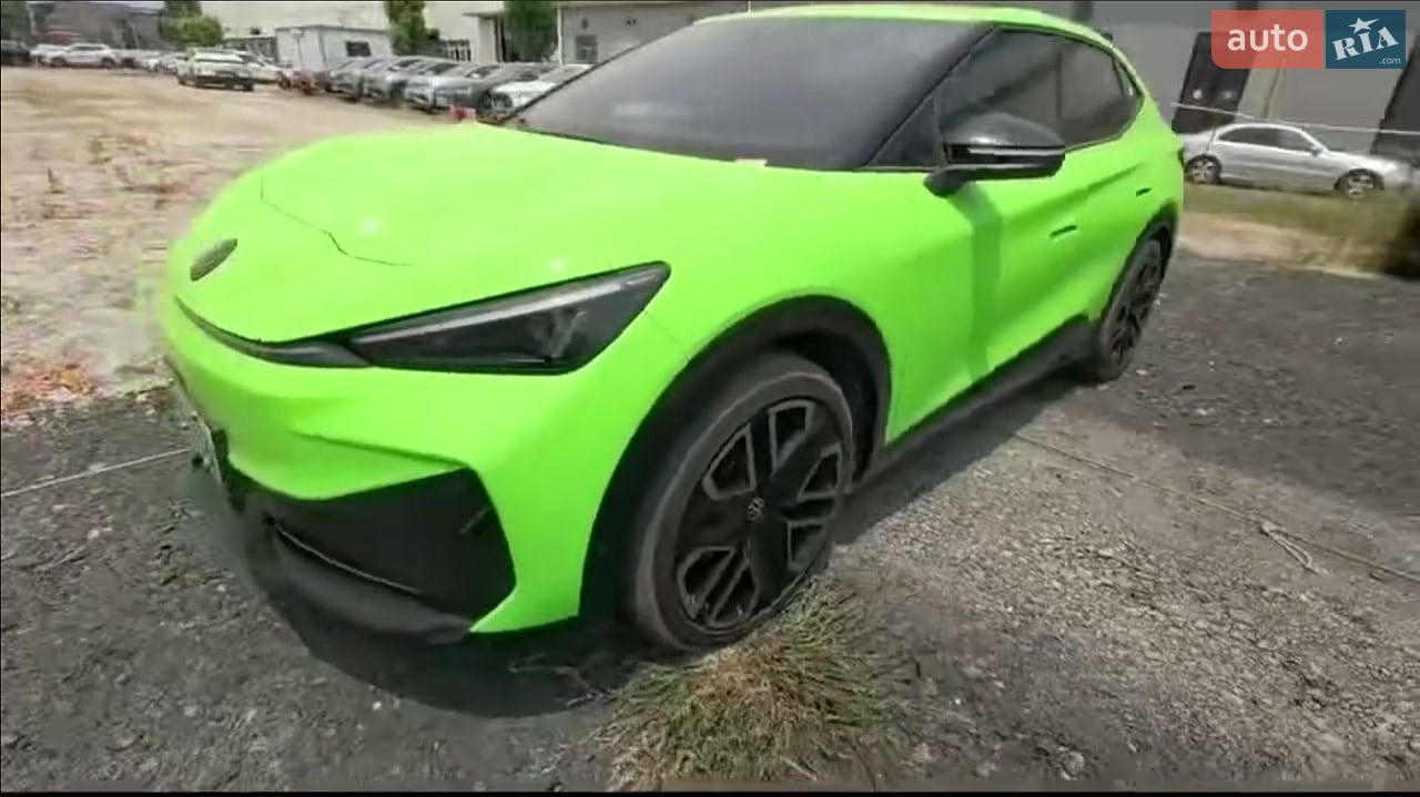 Volkswagen ID. UNYX 2024 VIN HVWKA0ER7R1200124 фото оголошення 2 з 8