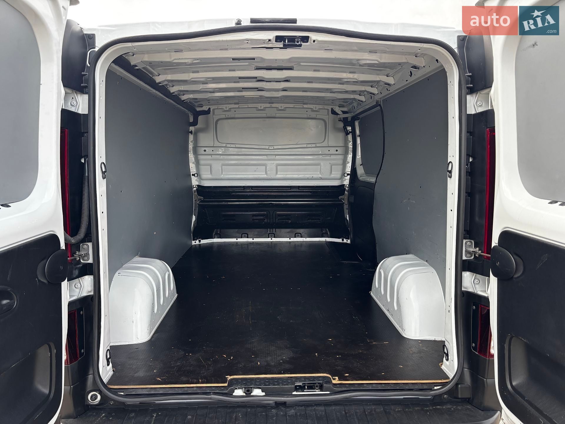 Renault Trafic 2020 VIN VF1FL000466804193 фото оголошення 18 з 28
