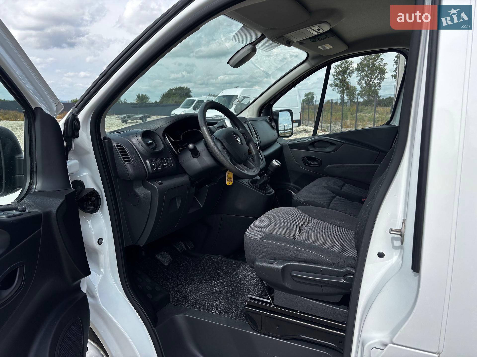Renault Trafic 2020 VIN VF1FL000466804193 фото оголошення 14 з 28