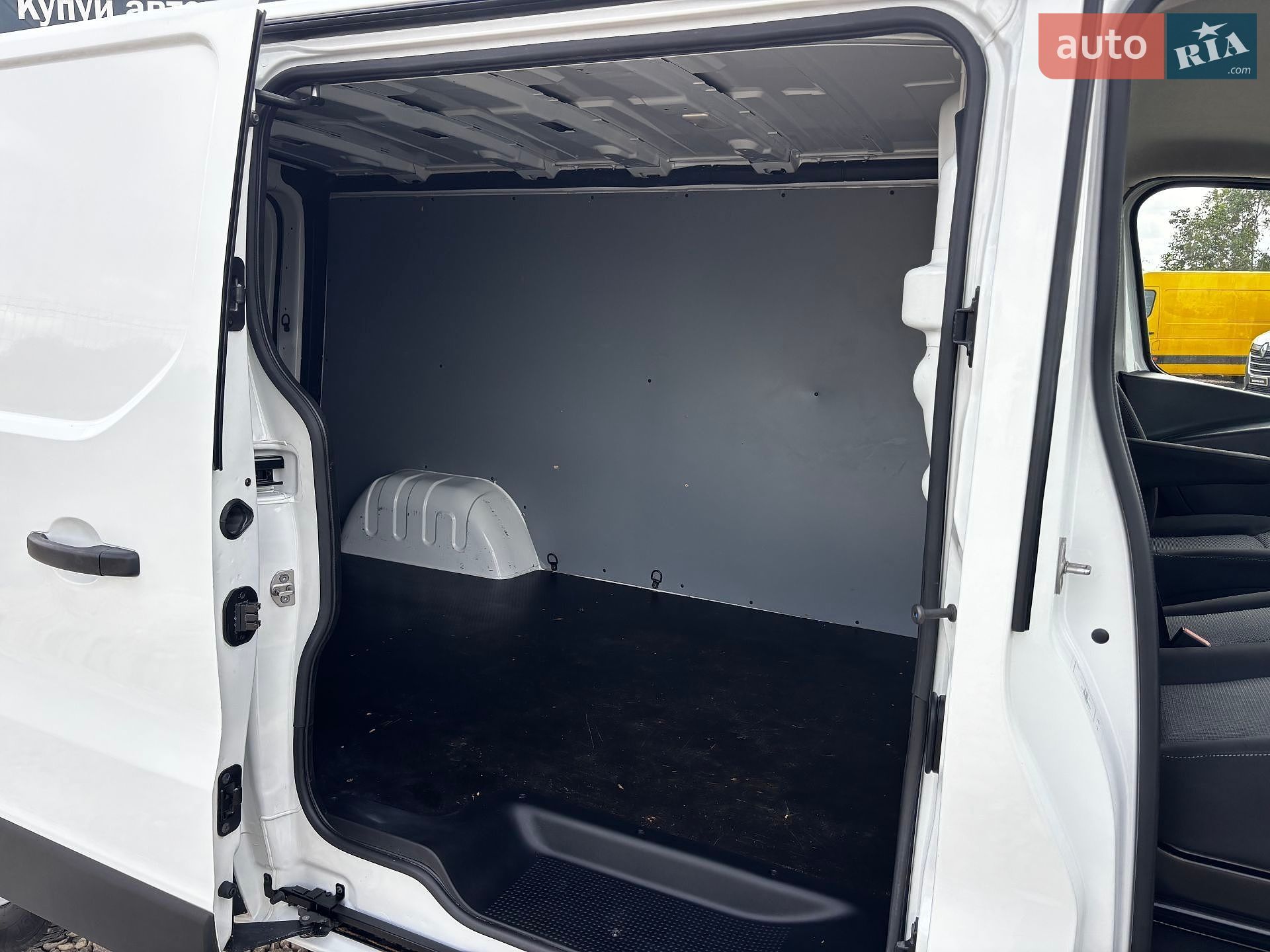 Renault Trafic 2020 VIN VF1FL000466804193 фото оголошення 23 з 28