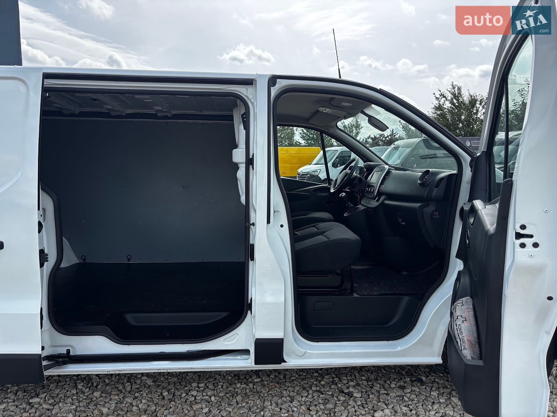 Renault Trafic 2020 VIN VF1FL000466804193 фото оголошення 25 з 28