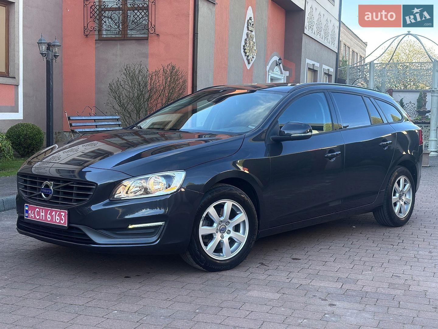 Volvo V60 2015 VIN YV1FW8481F1227219 фото оголошення 29 з 202