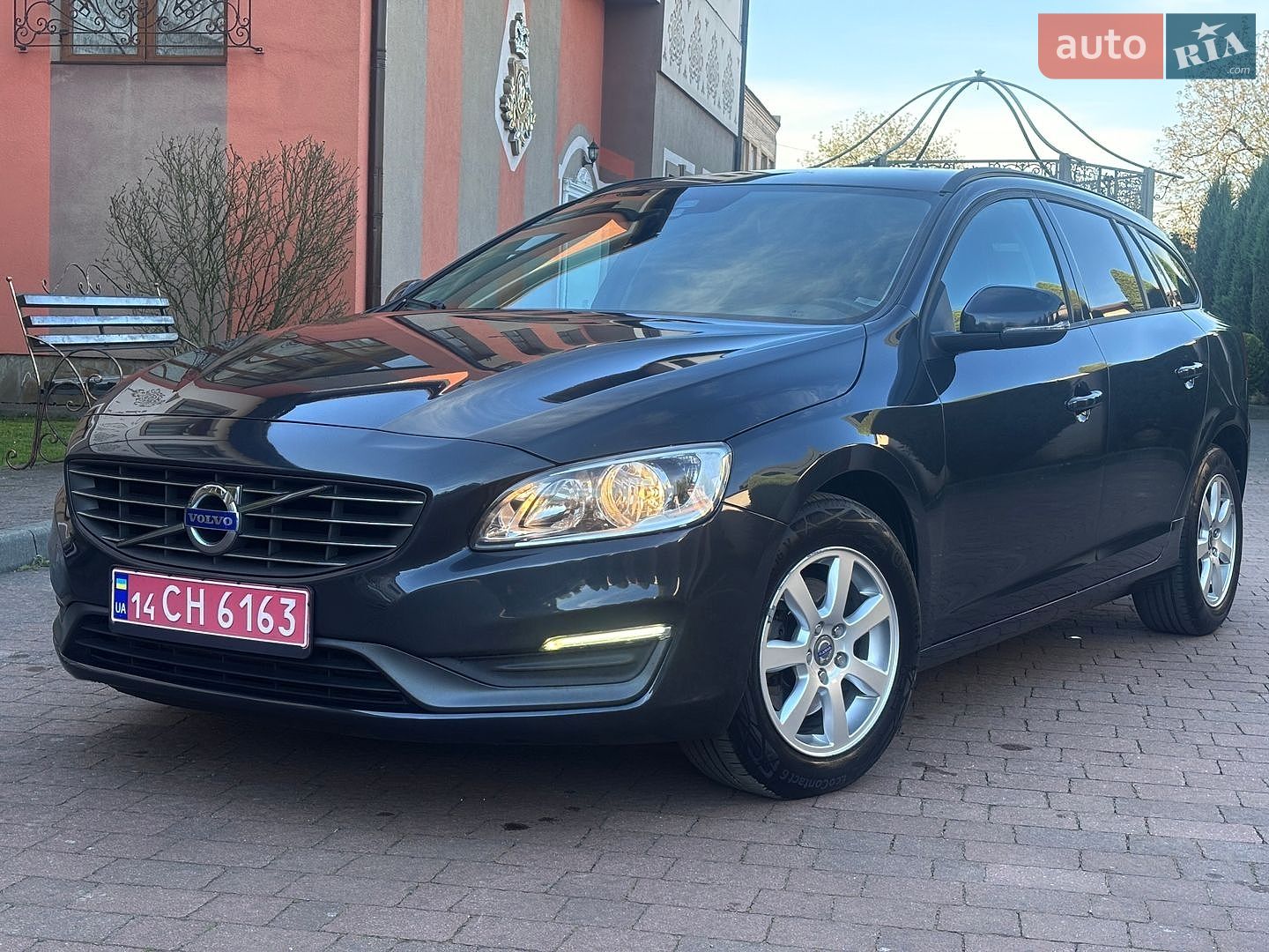 Volvo V60 2015 VIN YV1FW8481F1227219 фото оголошення 31 з 202