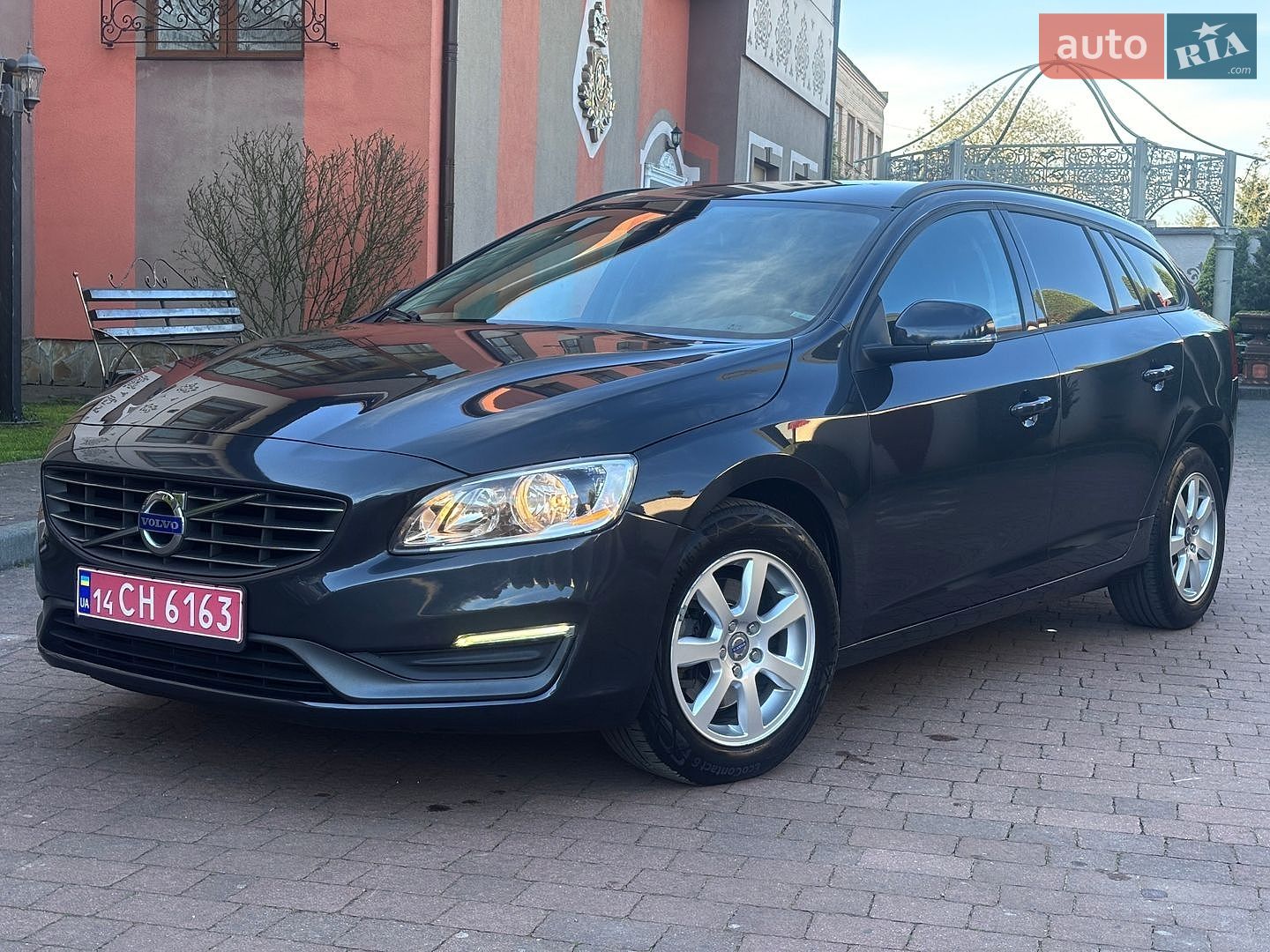 Volvo V60 2015 VIN YV1FW8481F1227219 фото оголошення 30 з 202