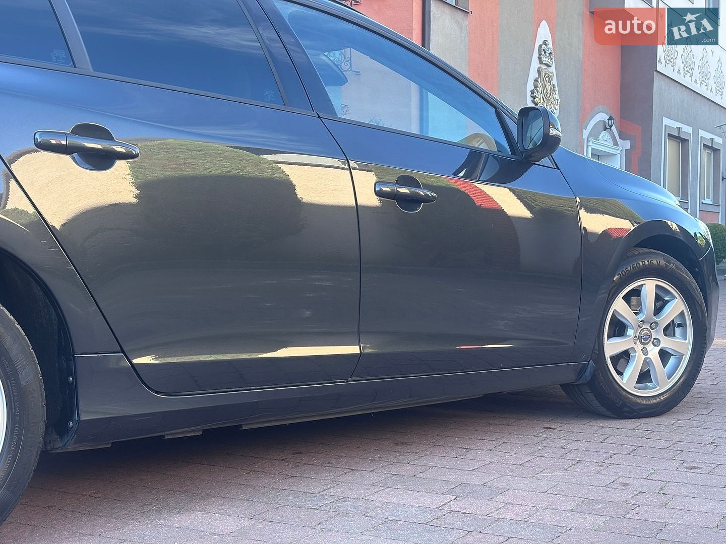 Volvo V60 2015 VIN YV1FW8481F1227219 фото оголошення 84 з 202