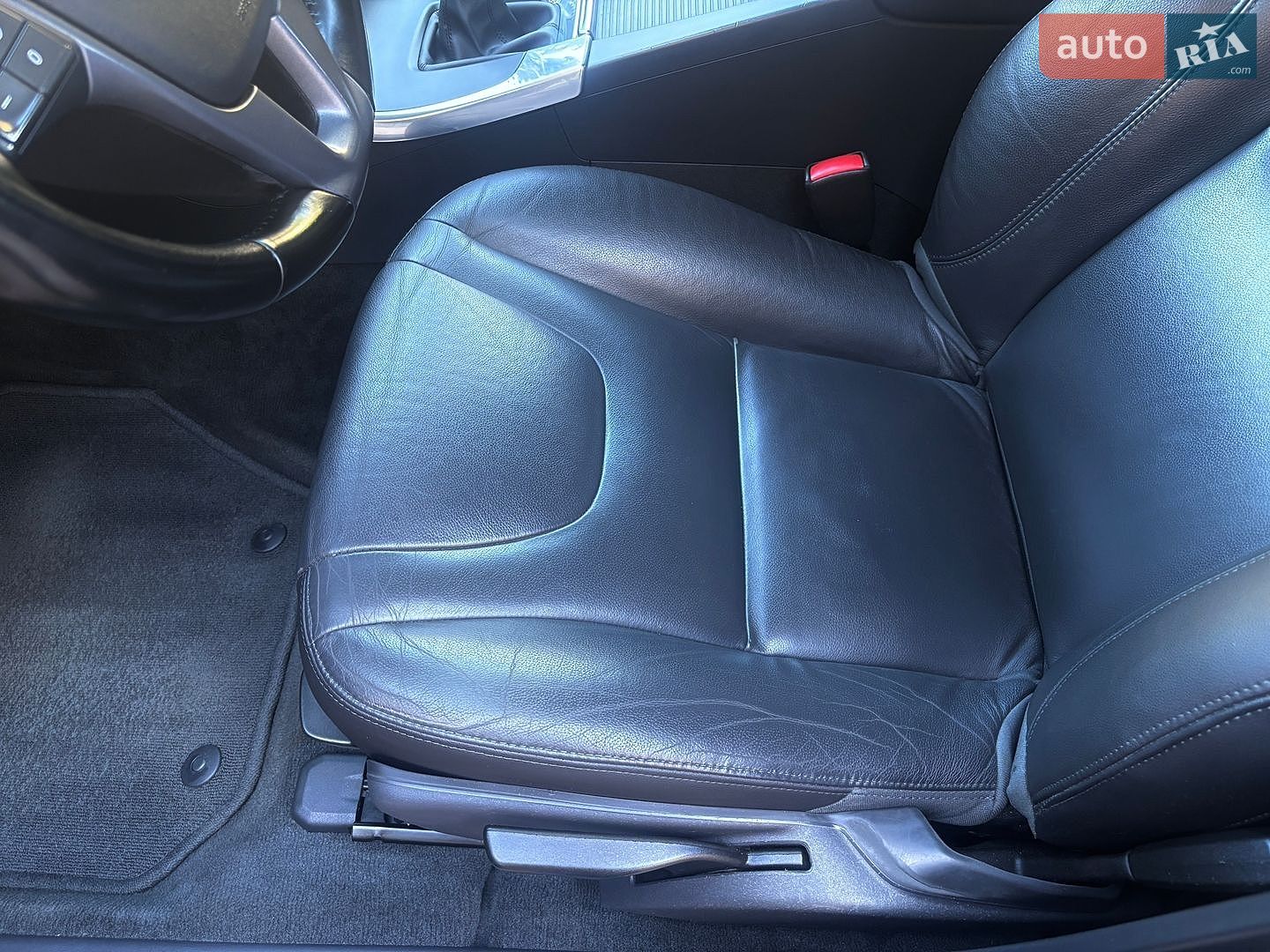 Volvo V60 2015 VIN YV1FW8481F1227219 фото оголошення 94 з 202