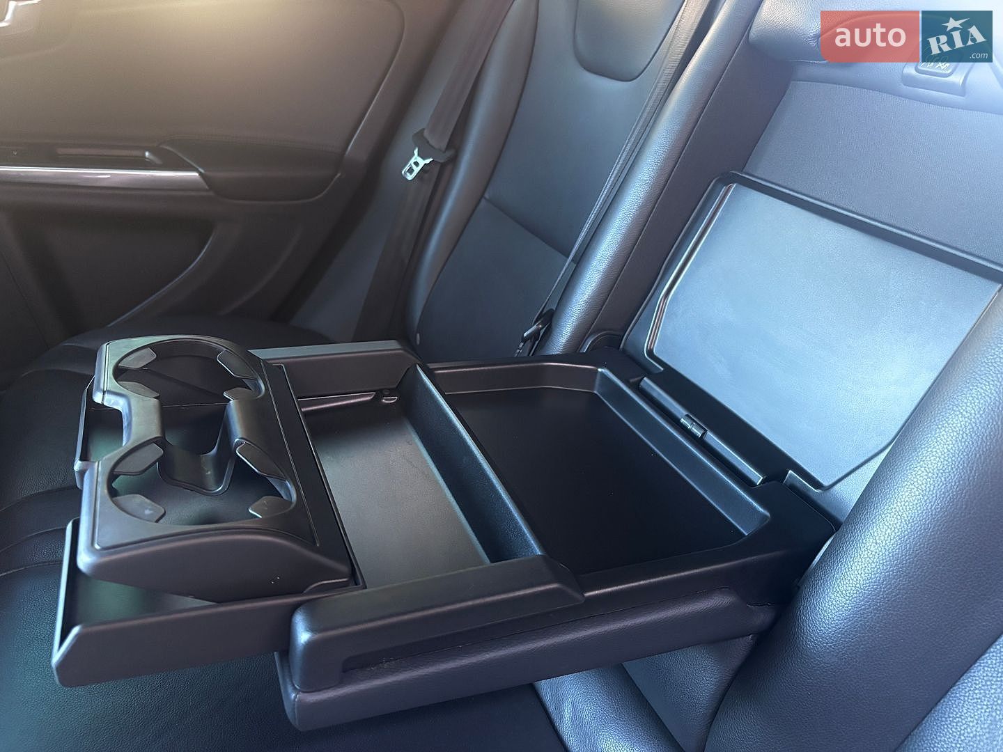 Volvo V60 2015 VIN YV1FW8481F1227219 фото оголошення 108 з 202