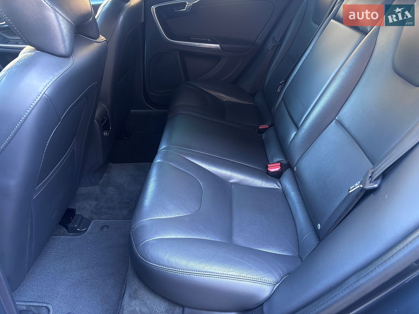 Volvo V60 2015 VIN YV1FW8481F1227219 фото оголошення 110 з 202