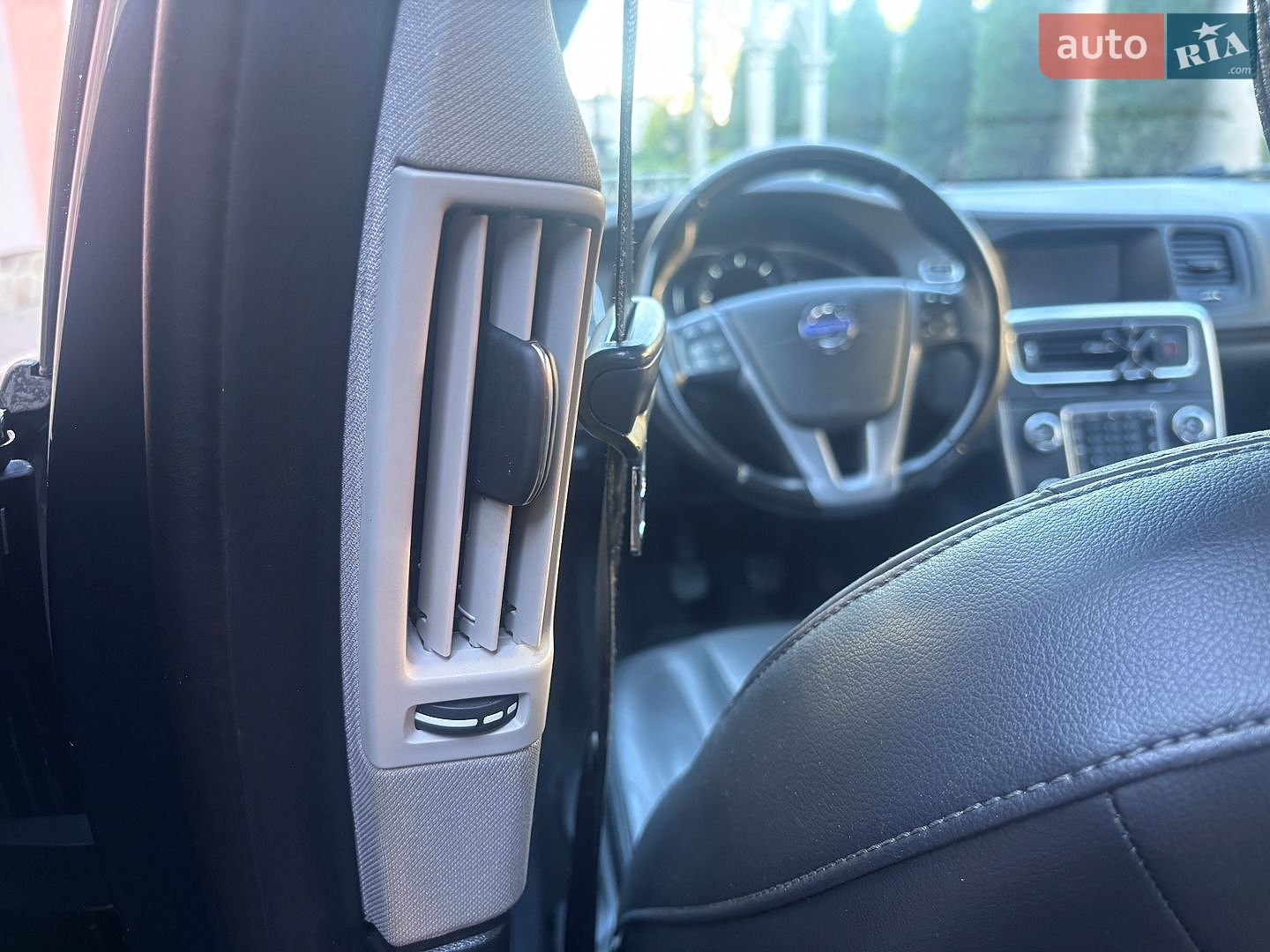 Volvo V60 2015 VIN YV1FW8481F1227219 фото оголошення 132 з 202