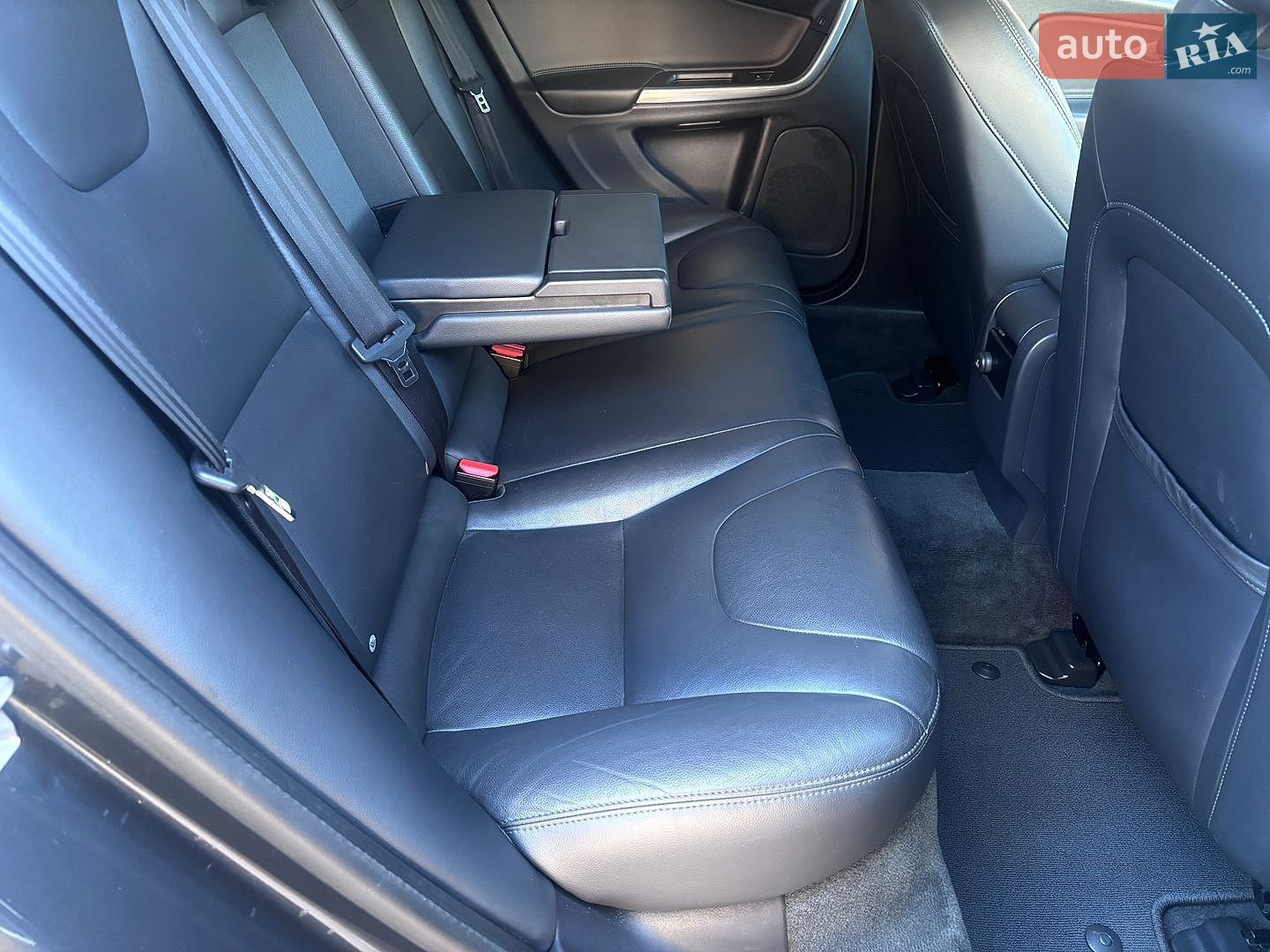 Volvo V60 2015 VIN YV1FW8481F1227219 фото оголошення 125 з 202