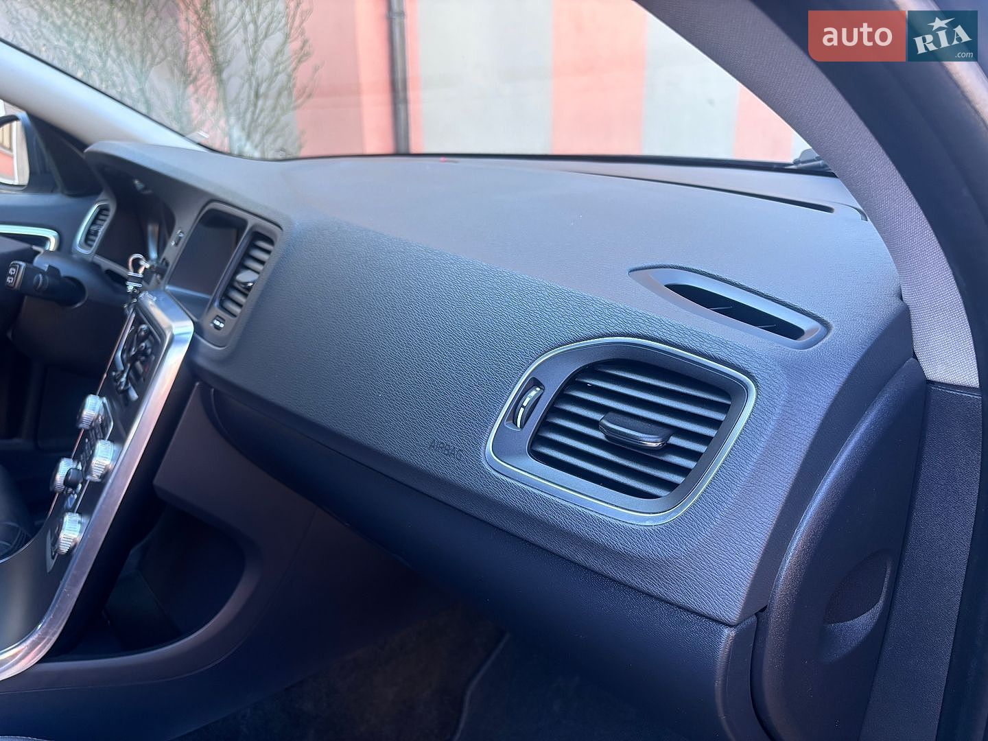 Volvo V60 2015 VIN YV1FW8481F1227219 фото оголошення 137 з 202