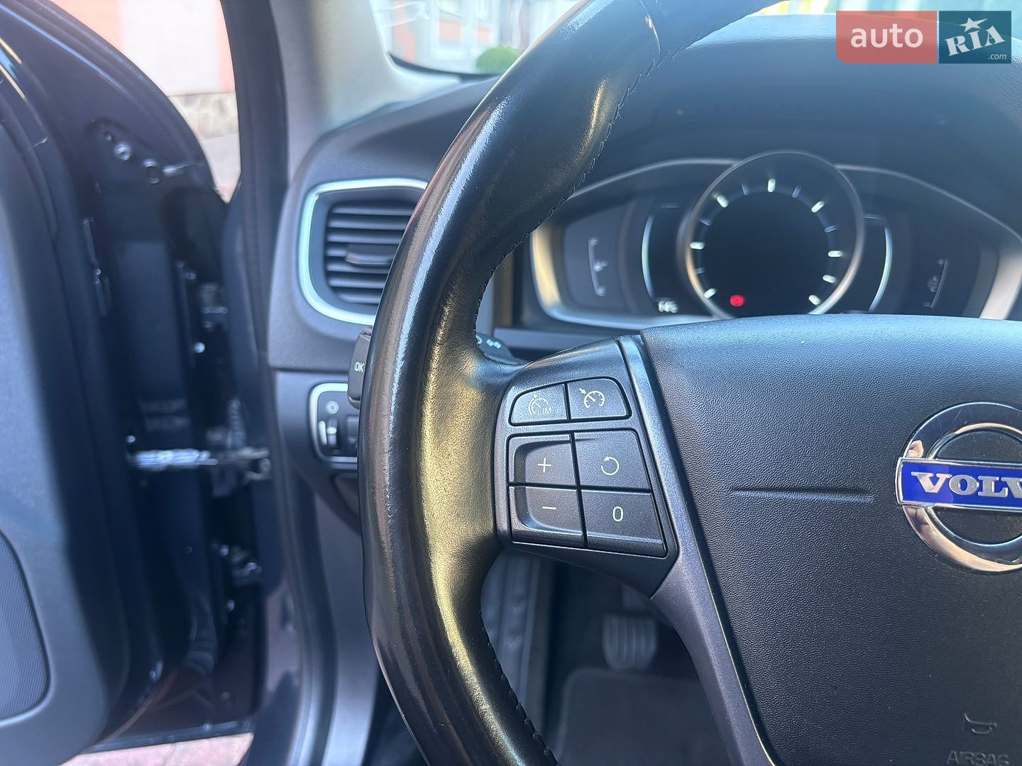 Volvo V60 2015 VIN YV1FW8481F1227219 фото оголошення 151 з 202