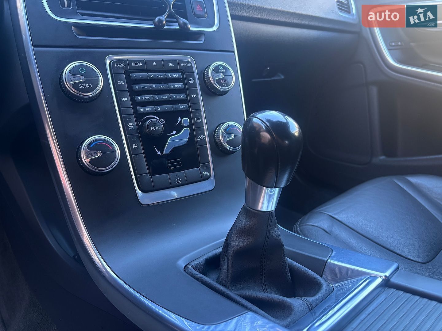 Volvo V60 2015 VIN YV1FW8481F1227219 фото оголошення 154 з 202