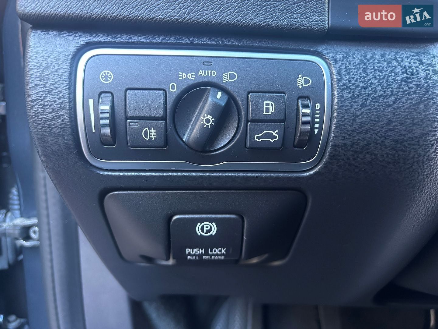 Volvo V60 2015 VIN YV1FW8481F1227219 фото оголошення 156 з 202