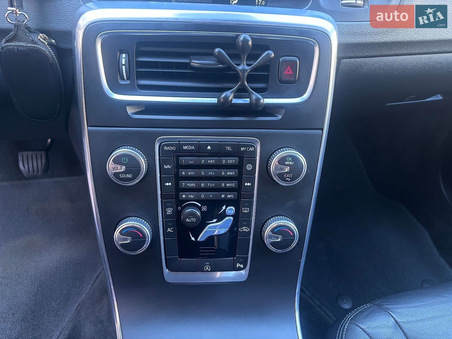 Volvo V60 2015 VIN YV1FW8481F1227219 фото оголошення 162 з 202