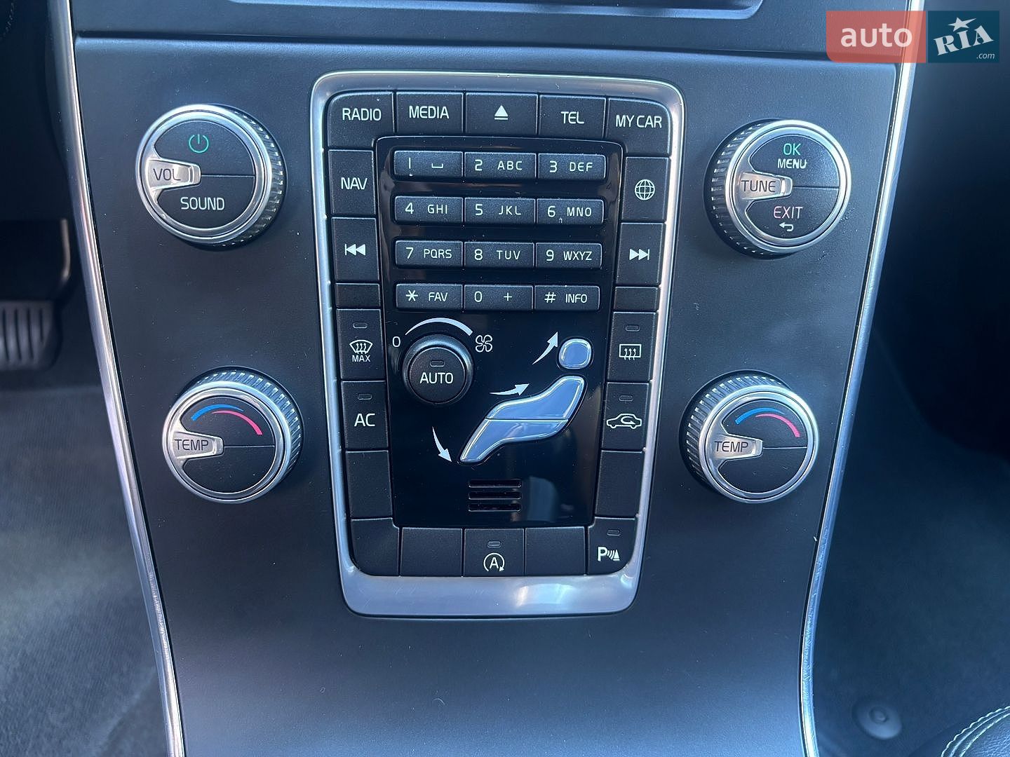Volvo V60 2015 VIN YV1FW8481F1227219 фото оголошення 164 з 202