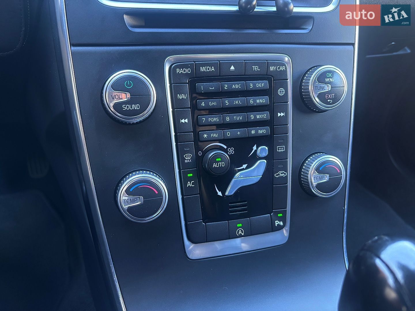 Volvo V60 2015 VIN YV1FW8481F1227219 фото оголошення 173 з 202