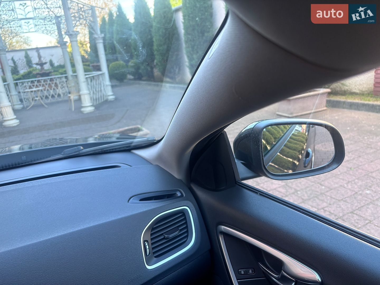 Volvo V60 2015 VIN YV1FW8481F1227219 фото оголошення 179 з 202