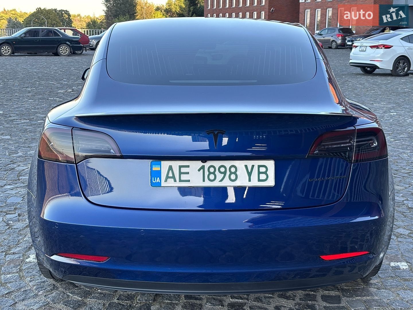 TESLA MODEL 3 2019 VIN 5YJ3E7EB0LF561385 фото оголошення 4 з 52