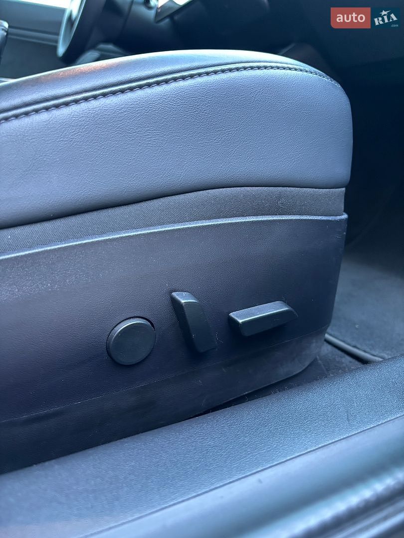 TESLA MODEL 3 2019 VIN 5YJ3E7EB0LF561385 фото оголошення 35 з 52