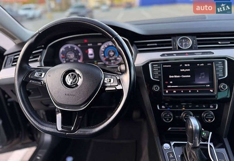 Volkswagen Passat 2015 VIN WVWZZZ3CZGE082610 фото оголошення 14 з 31