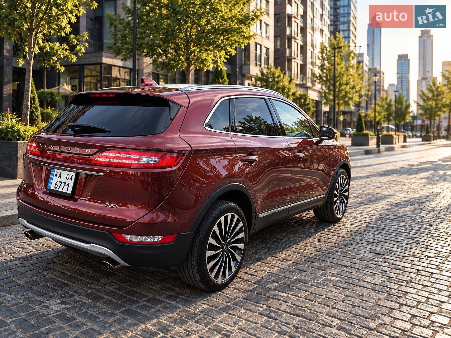 Lincoln MKC 2018 VIN 5LMTJ4DH4KUL03854 фото оголошення 2 з 17