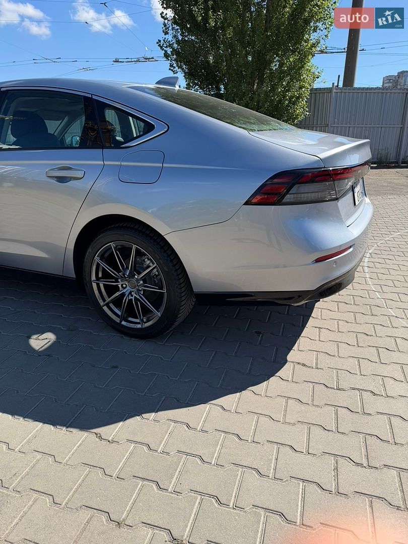Honda Accord 2024 VIN 1HGCY2F67RA097879 фото оголошення 4 з 40