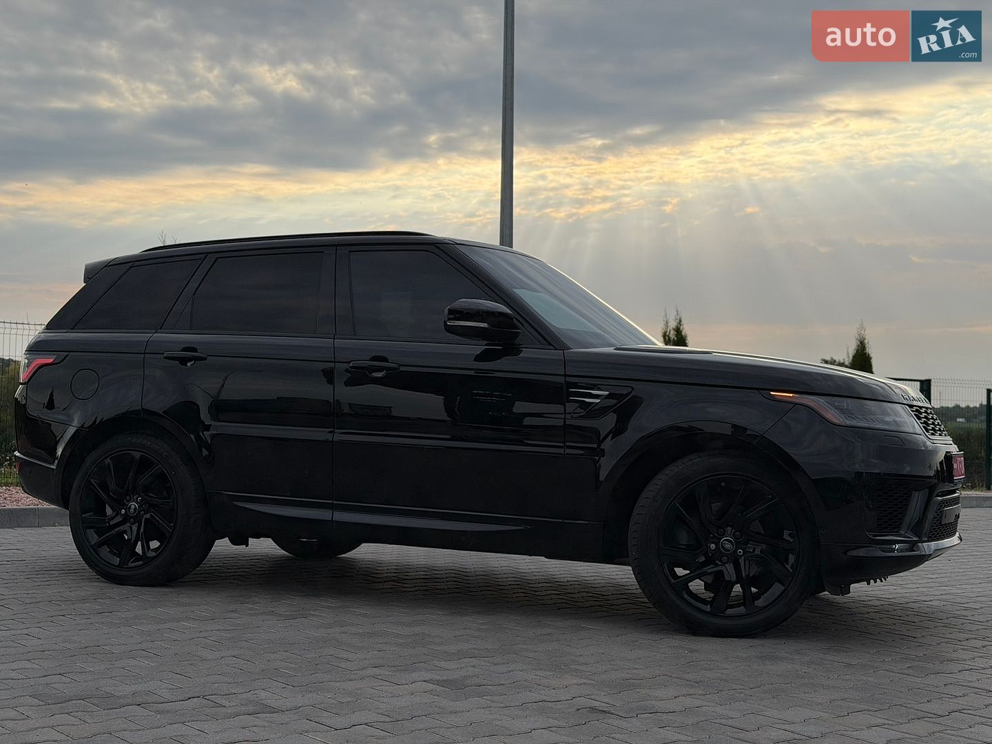 Land Rover Range Rover Sport 2019 VIN SALWR2RK6KA865948 фото оголошення 12 з 133