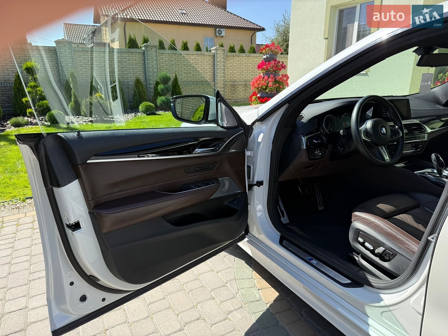 BMW 6 Series GT 2018 VIN WBAJW810X0BK59886 фото оголошення 6 з 147