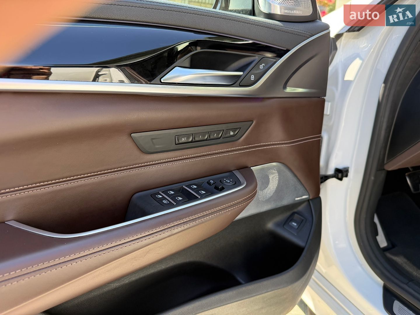 BMW 6 Series GT 2018 VIN WBAJW810X0BK59886 фото оголошення 8 з 147