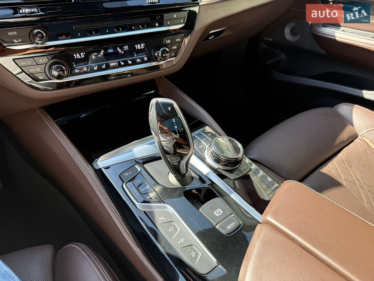 BMW 6 Series GT 2018 VIN WBAJW810X0BK59886 фото оголошення 31 з 147