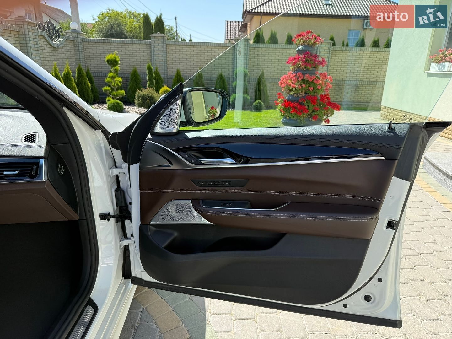BMW 6 Series GT 2018 VIN WBAJW810X0BK59886 фото оголошення 57 з 147