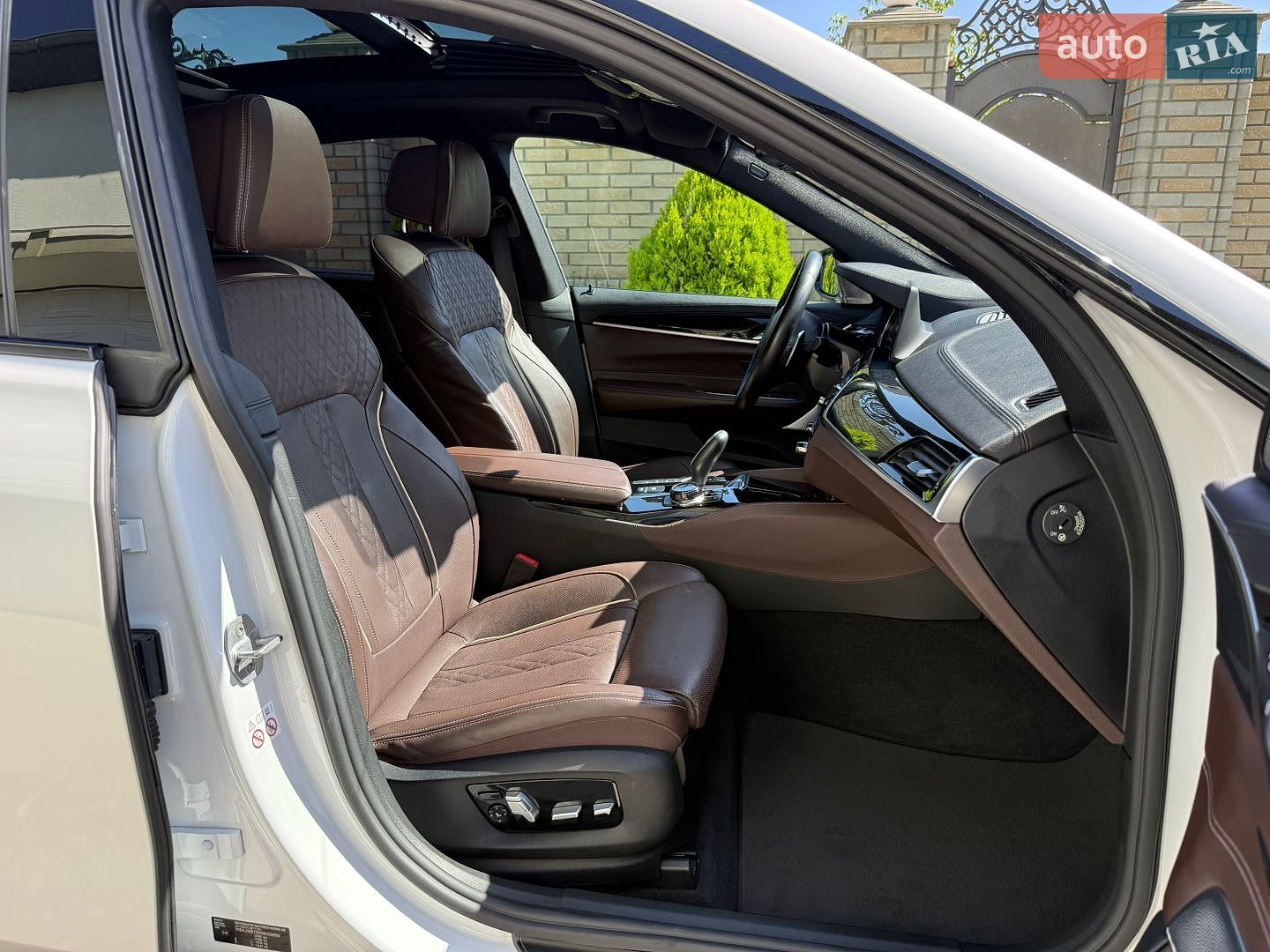 BMW 6 Series GT 2018 VIN WBAJW810X0BK59886 фото оголошення 63 з 147
