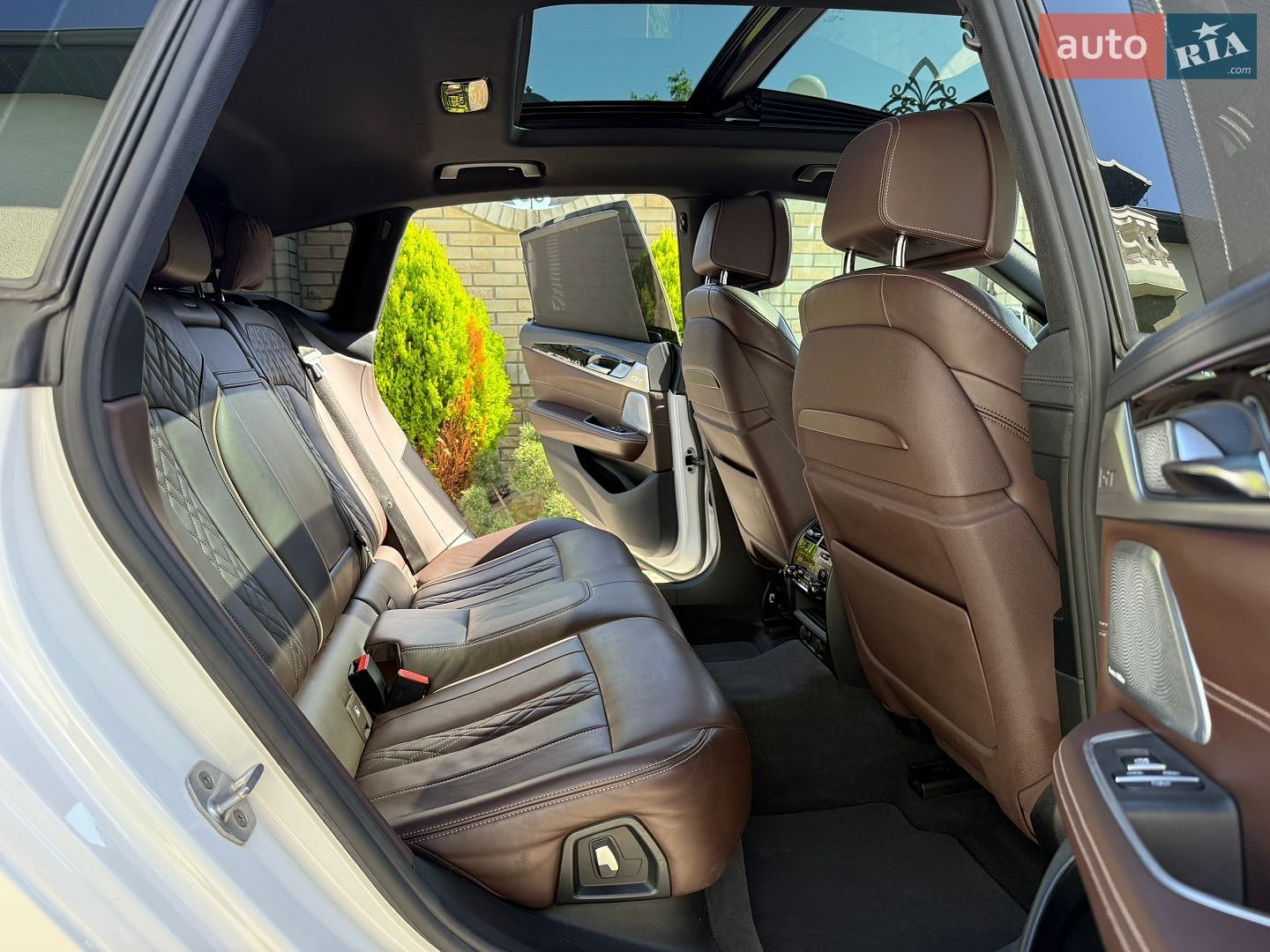 BMW 6 Series GT 2018 VIN WBAJW810X0BK59886 фото оголошення 4 з 147
