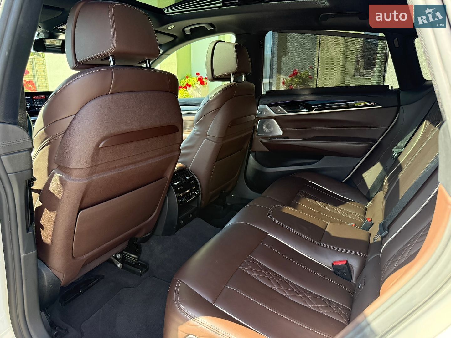 BMW 6 Series GT 2018 VIN WBAJW810X0BK59886 фото оголошення 82 з 147