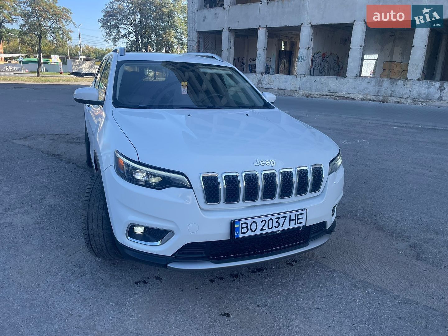 Jeep Cherokee 2019 VIN 1C4PJLLB0KD184233 фото оголошення 6 з 15