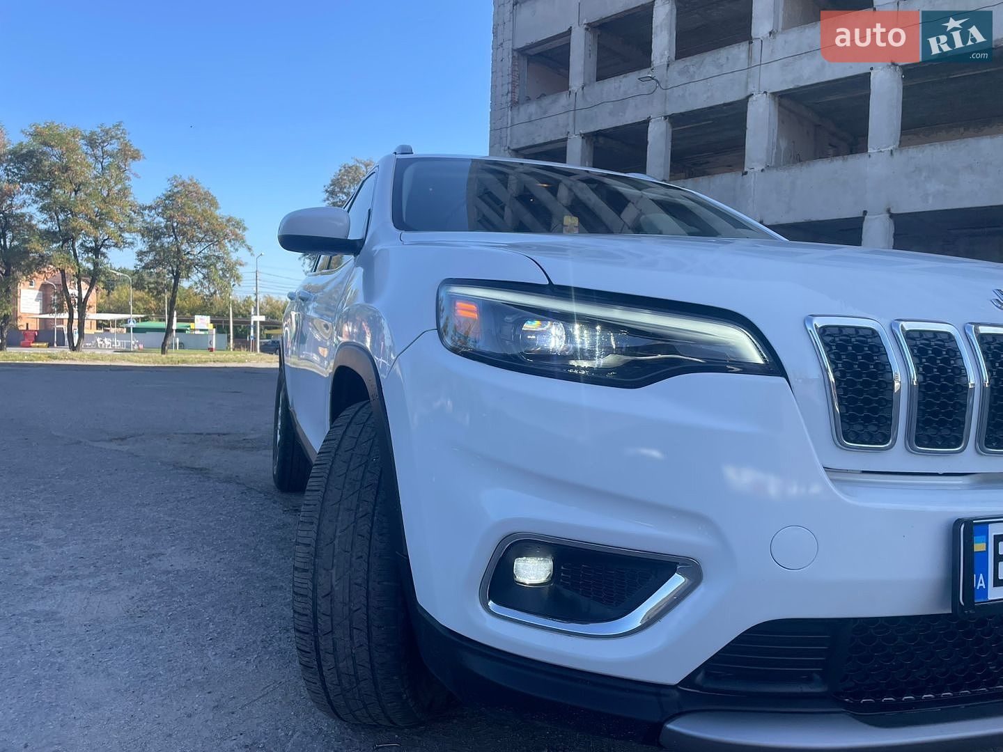 Jeep Cherokee 2019 VIN 1C4PJLLB0KD184233 фото оголошення 7 з 15