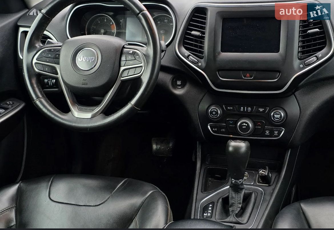 Jeep Cherokee 2019 VIN 1C4PJLLB0KD184233 фото оголошення 10 з 15