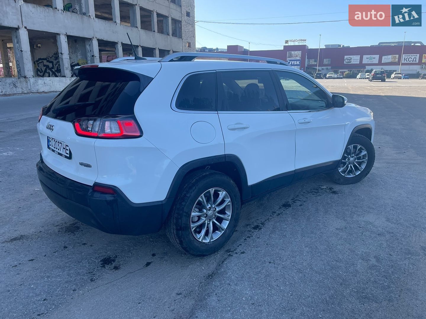 Jeep Cherokee 2019 VIN 1C4PJLLB0KD184233 фото оголошення 3 з 15