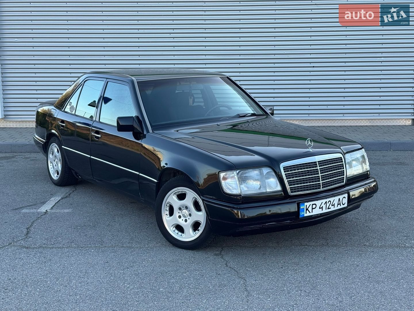 Mercedes-Benz E-Class 1994 VIN WDB1240281C041490 фото оголошення 5 з 9