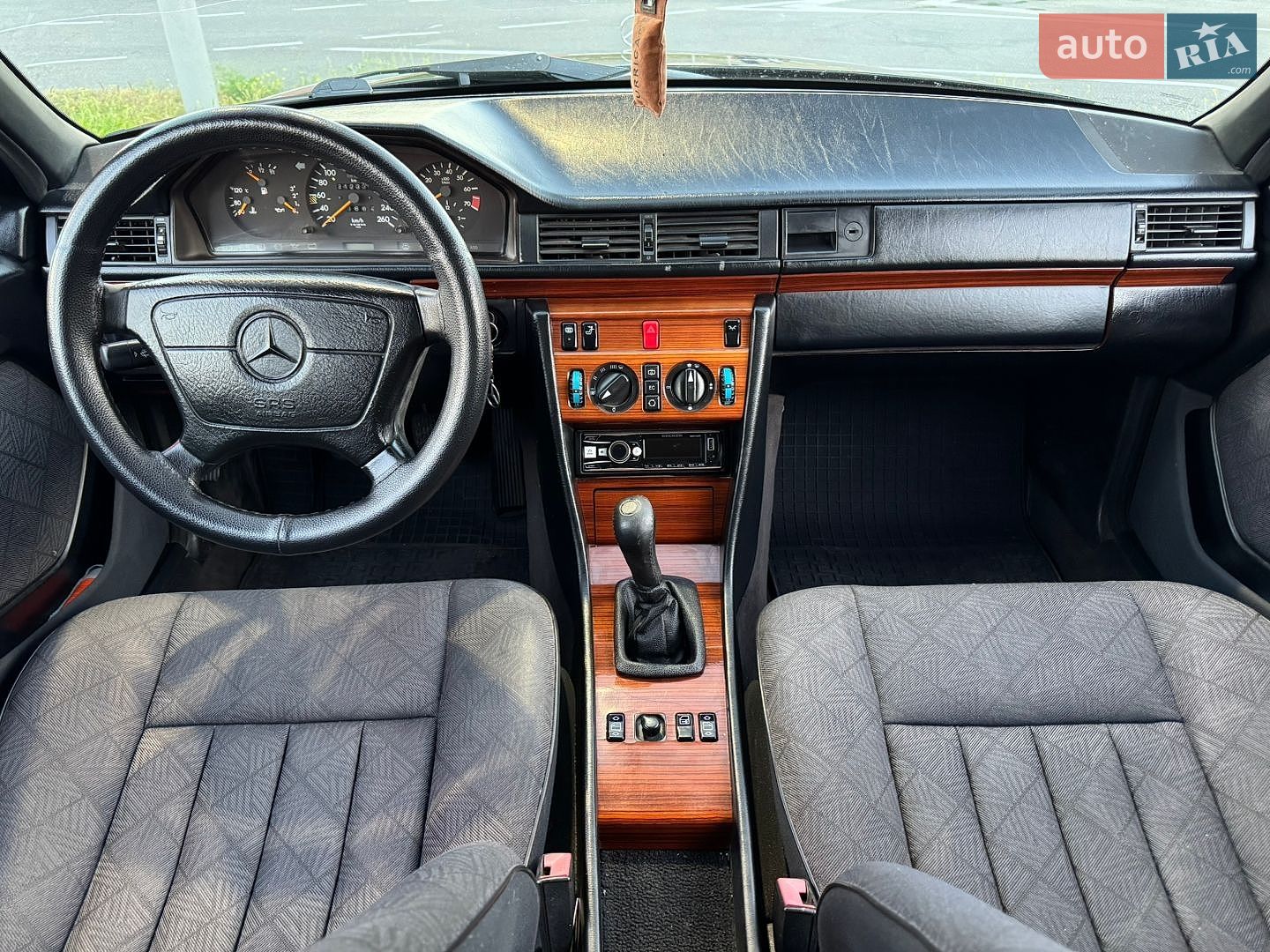 Mercedes-Benz E-Class 1994 VIN WDB1240281C041490 фото оголошення 8 з 9