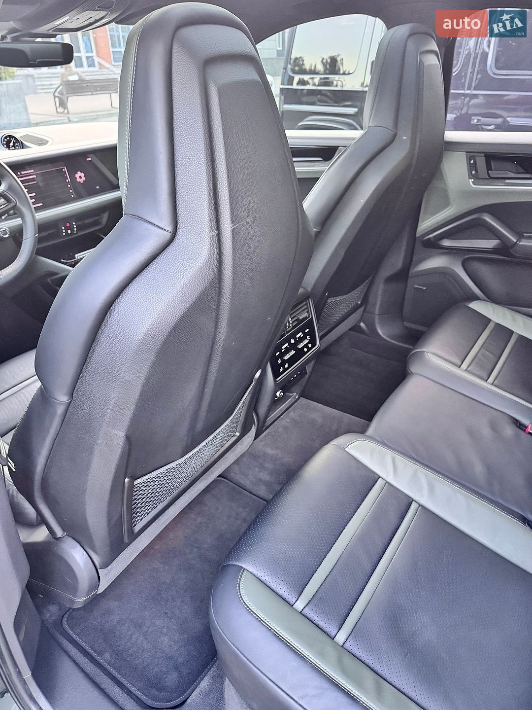 Porsche Cayenne Coupe 2024 VIN WP1ZZZ9YZRDA24372 фото оголошення 32 з 57