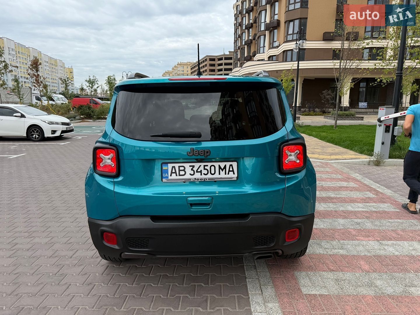 Jeep Renegade 2021 VIN ZACNJCBBXMPM63487 фото оголошення 4 з 60