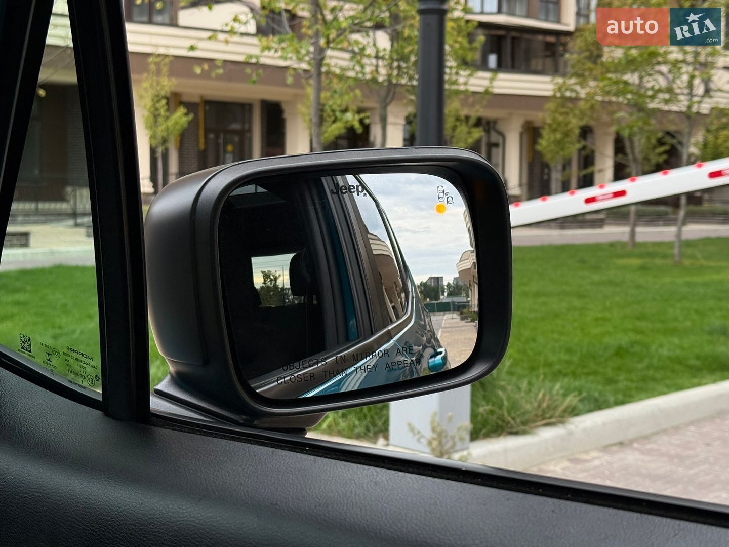 Jeep Renegade 2021 VIN ZACNJCBBXMPM63487 фото оголошення 17 з 60