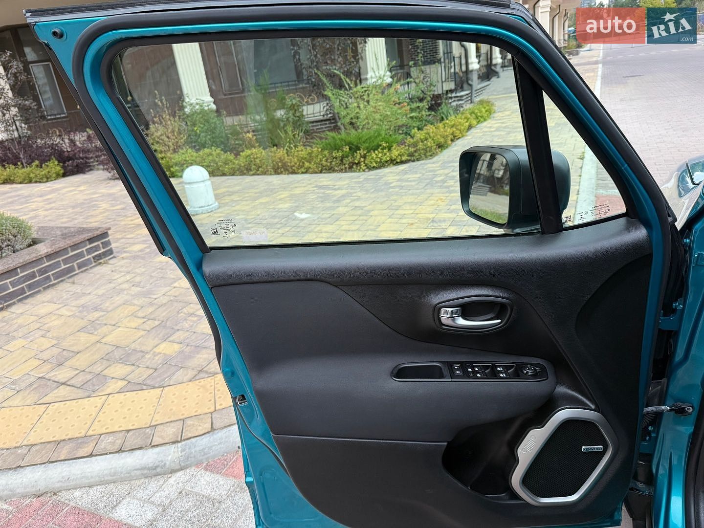 Jeep Renegade 2021 VIN ZACNJCBBXMPM63487 фото оголошення 32 з 60