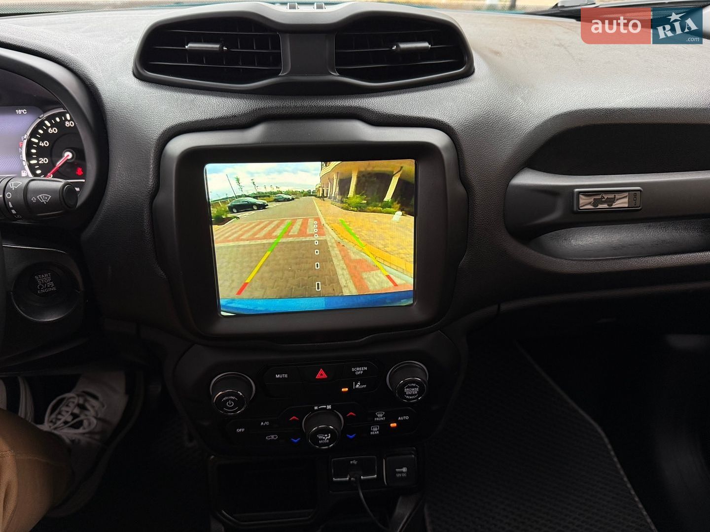 Jeep Renegade 2021 VIN ZACNJCBBXMPM63487 фото оголошення 28 з 60