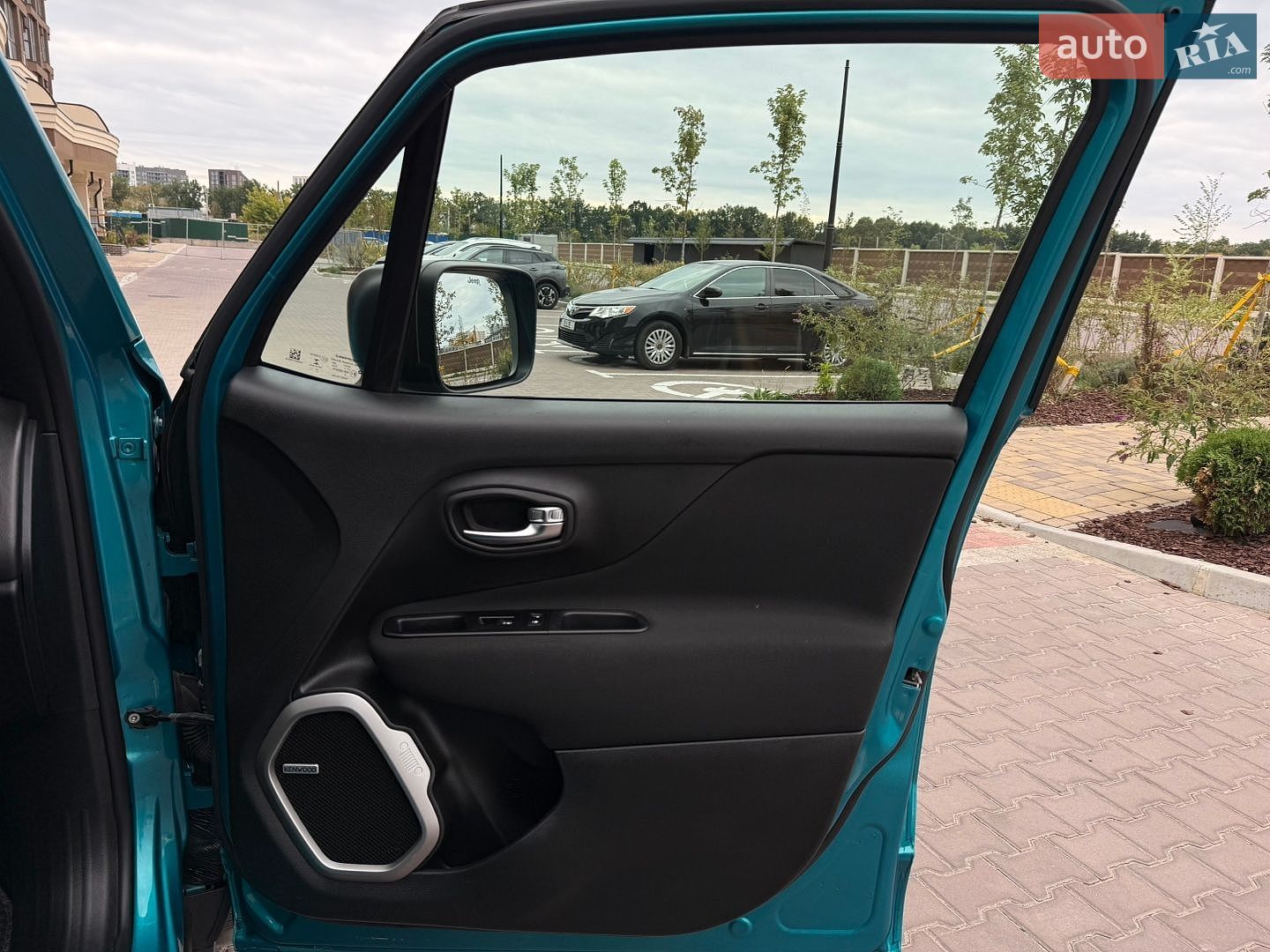 Jeep Renegade 2021 VIN ZACNJCBBXMPM63487 фото оголошення 33 з 60