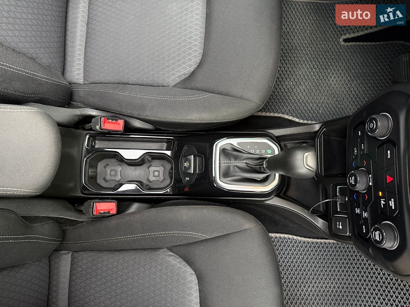 Jeep Renegade 2021 VIN ZACNJCBBXMPM63487 фото оголошення 60 з 60