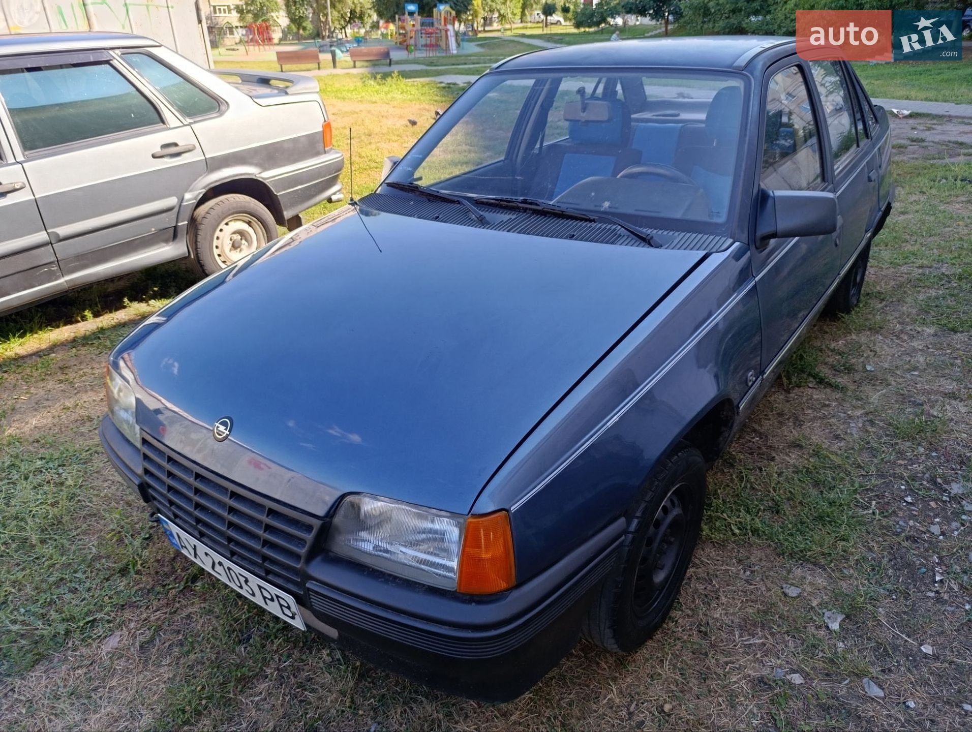 Opel Kadett 1987 VIN W0L000049H2667245 фото оголошення 2 з 21