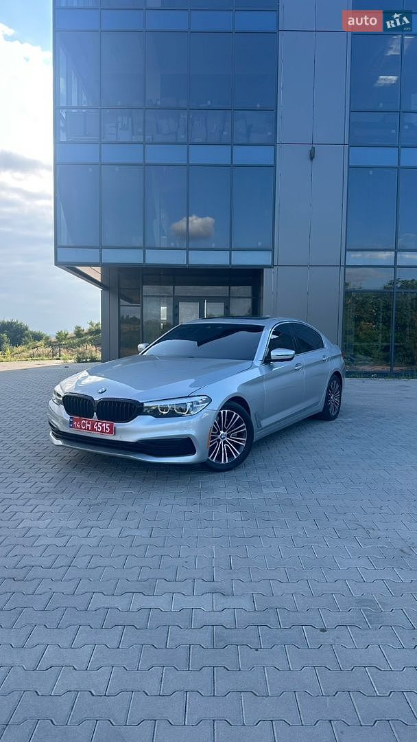 BMW 5 Series 2018 VIN WBAJA5C5XKWW08031 фото оголошення 3 з 18